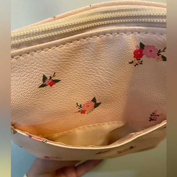 Cute🌸Floral Light Pink shoulder bag - Picture 3 of 6